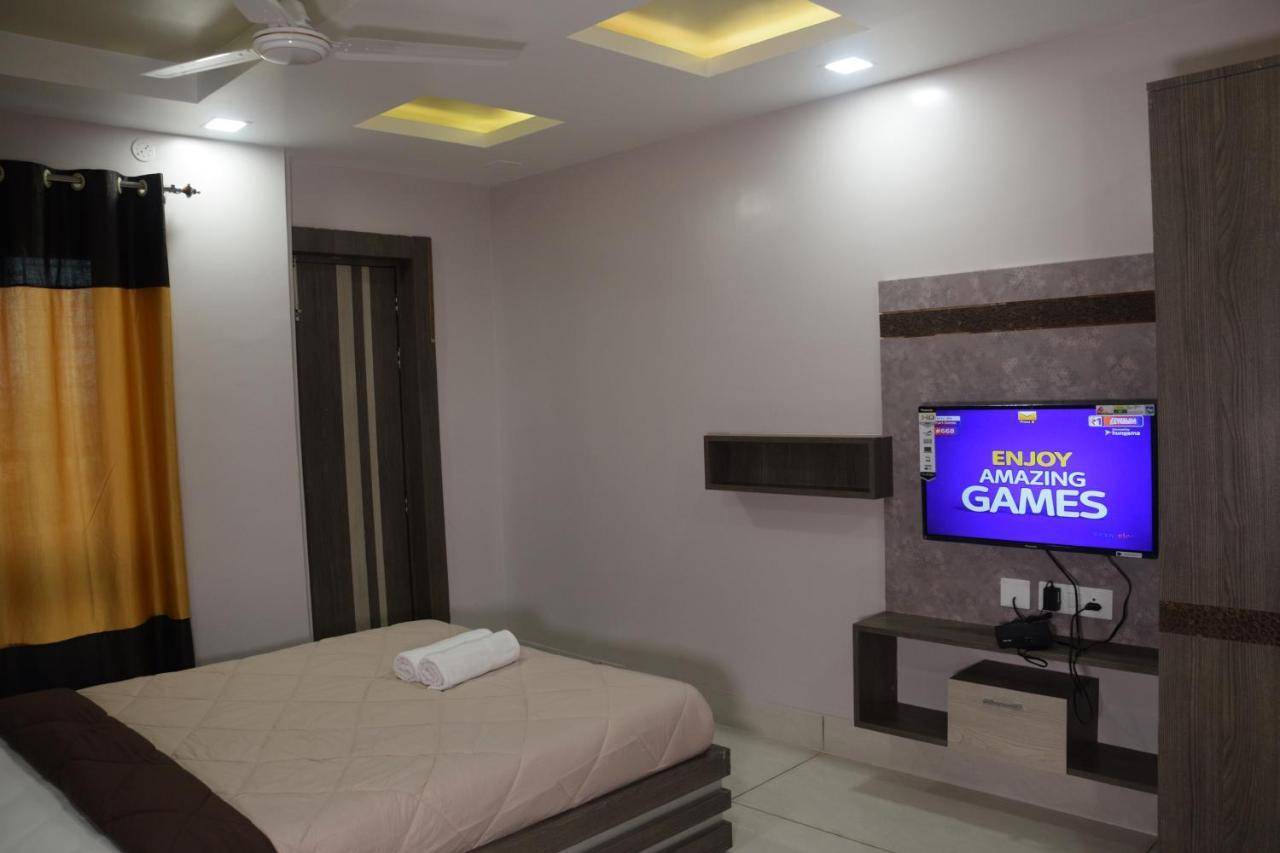 Hotel Nandini Baharampur Bagian luar foto