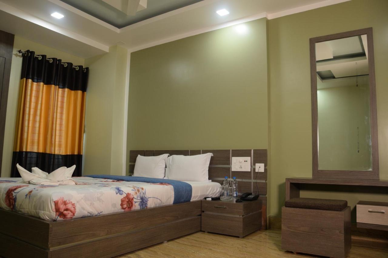 Hotel Nandini Baharampur Bagian luar foto
