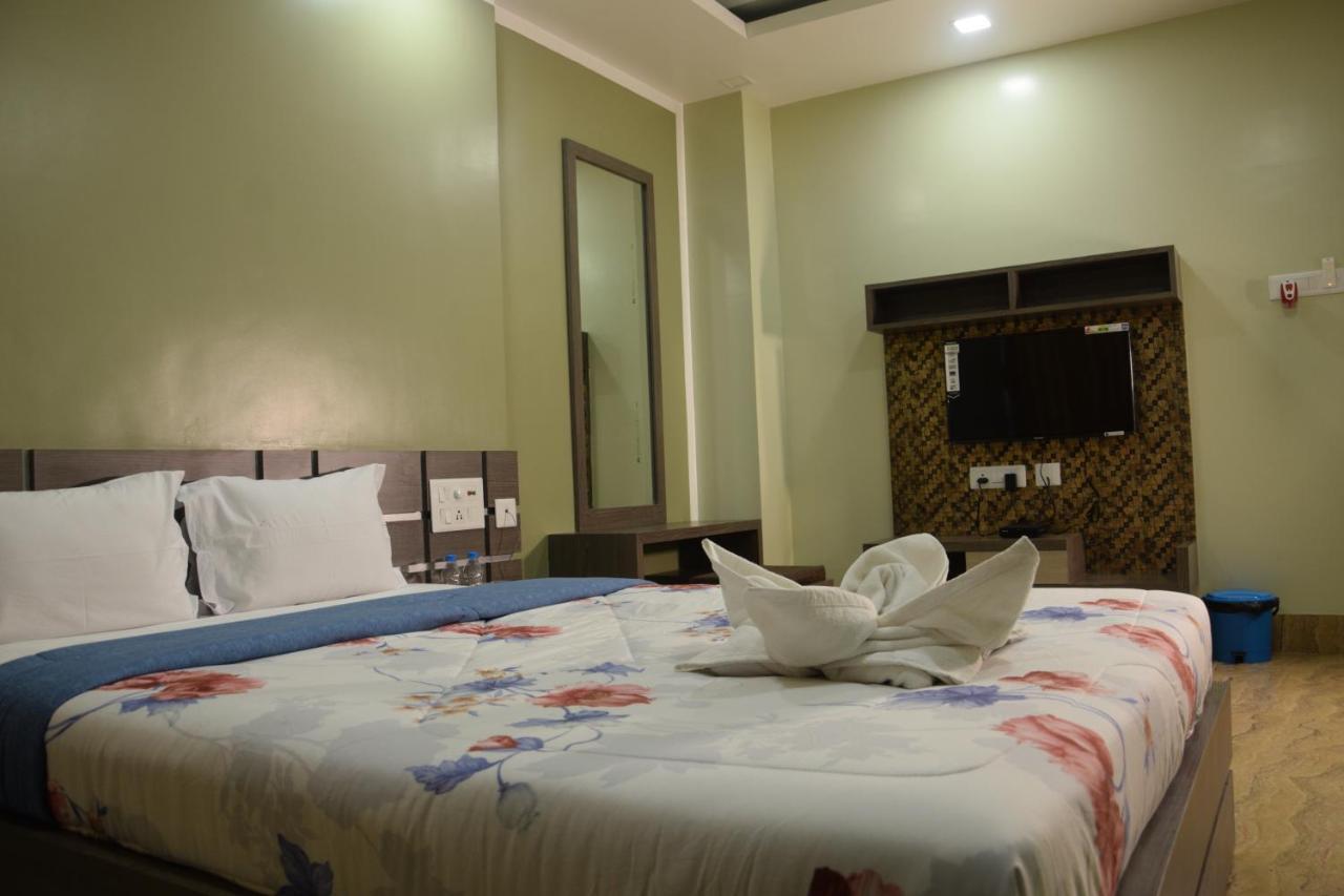 Hotel Nandini Baharampur Bagian luar foto